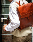 Munich 13" - backpack leather bag mood image shoulder
