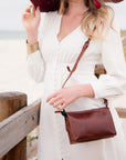 Palau - crossbody leather bag mood image beach