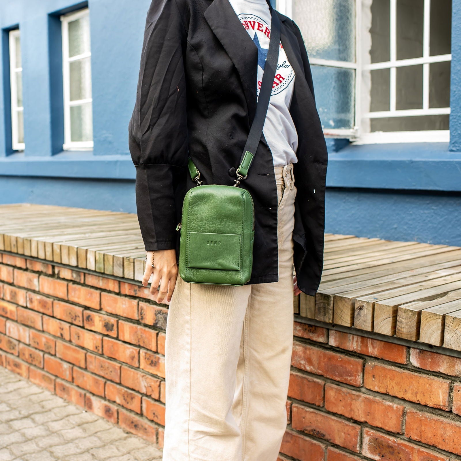 Wembley crossbody leather bag mood image fg