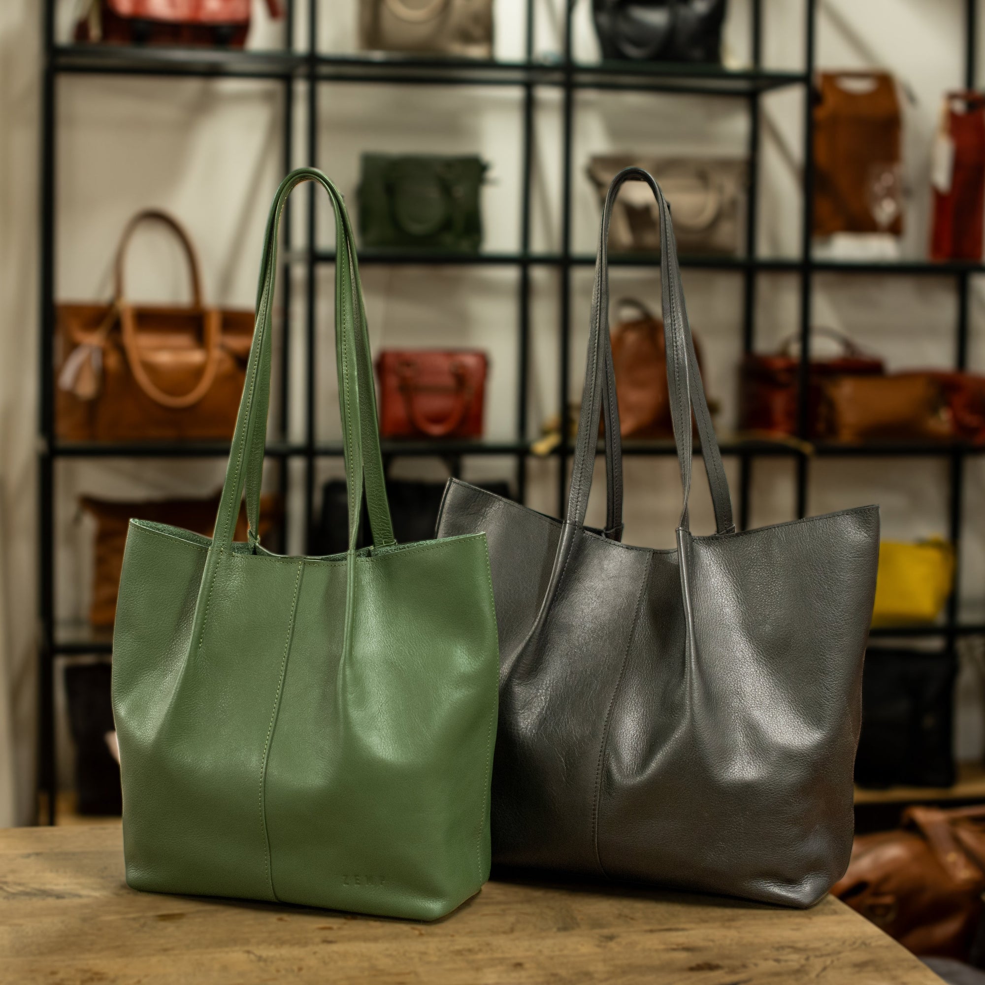 Estoril leather bag in forest green and black