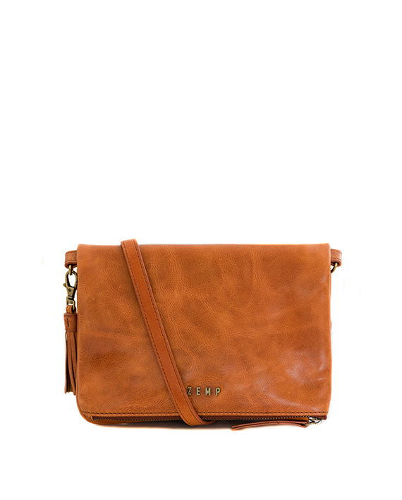 Kuala Lumpur M - crossbody leather bag front chestnut