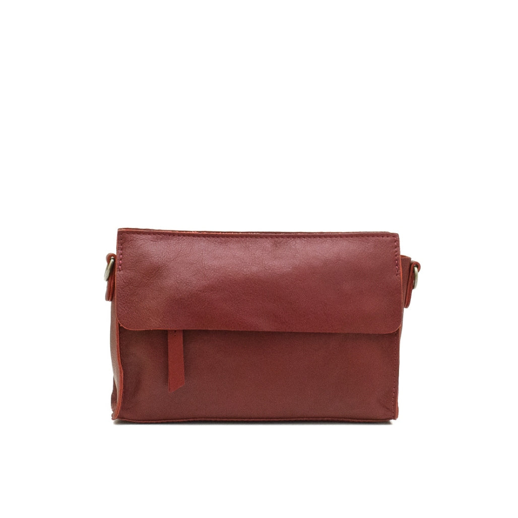 Palau - crossbody leather bag front chestnut