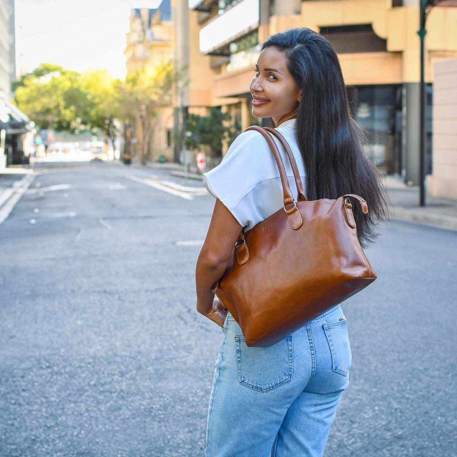Poppy - leather bag mood image