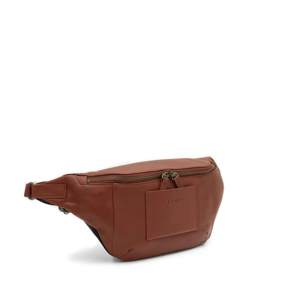Pellegrino M - leather moonbag side chestnut