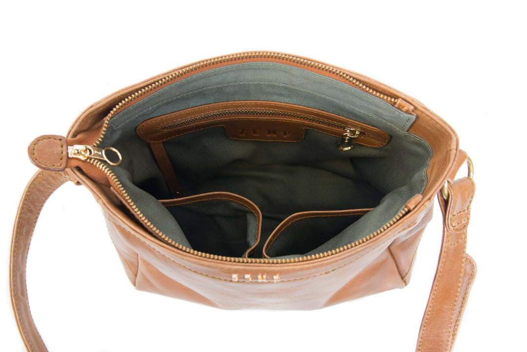 Vancouver crossbody leather bag inside