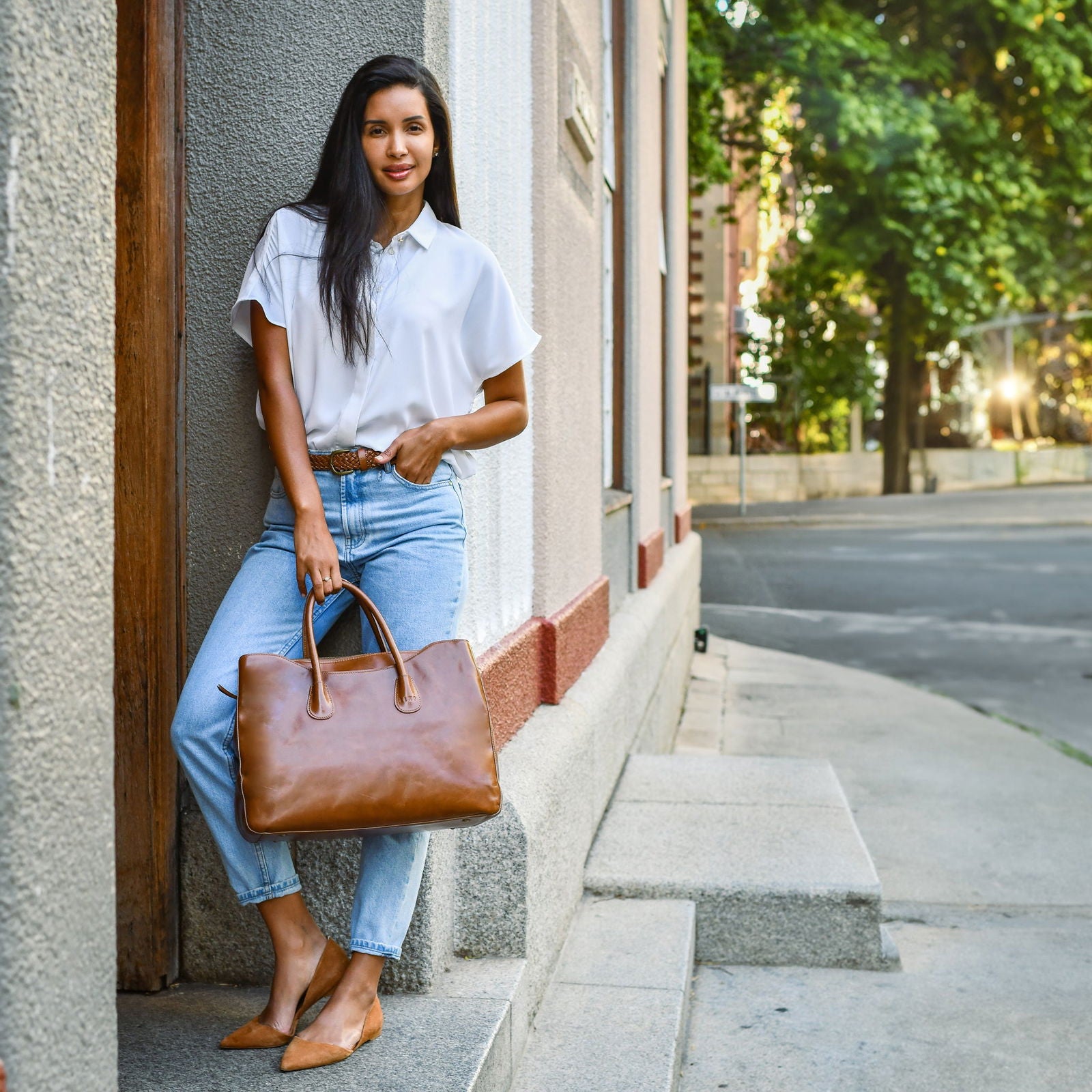 Vivian L - Handbag leather bag mood image street