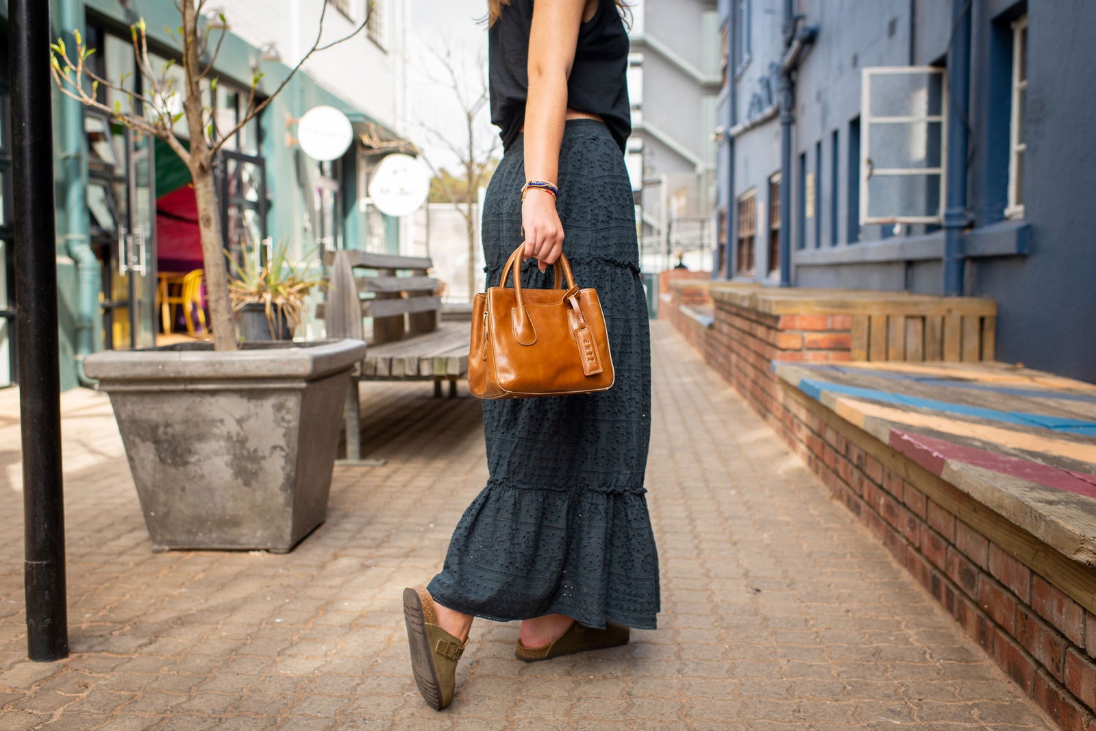 Vivian S - crossbody handbag leather bag mood image